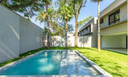 Casa à Venda em Condominíno Hipíca Max Garden com 4 Suítes 6 Vagas de Garagem