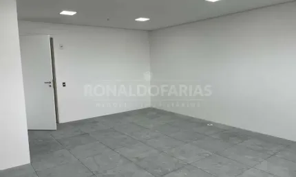 Sala comercial a venda e locação com 40 m² em Santo Amaro