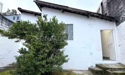 Casa a Venda no Jardim Represa com 2 Dormitórios e 3 Vagas de Garagem