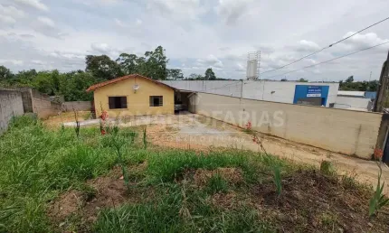 Casa Térrea à Venda com 2 Dormitórios e 1000m² no Jardim Lucélia