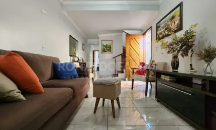 Casa à Venda na Vila Friburgo com 3 Dormitórios e 2 Vagas de Garagem