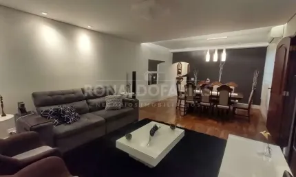 Casa a Venda em Interlagos com 3 Dormitórios 1 Suíte e 2 Vagas de Garagem