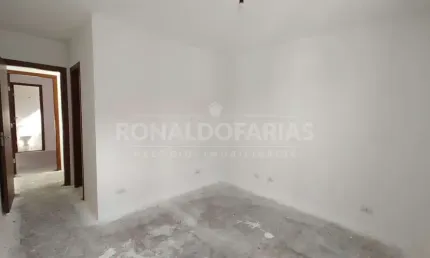 Sobrado a venda em condominio fechado com 02 suites na regiao de Interlagos.