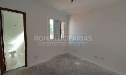 Sobrado a venda em condominio fechado com 02 suites na regiao de Interlagos.