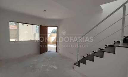 Sobrado a venda em condominio fechado com  03 dormitorios sendo 01 suite na regiao de Interlagos.