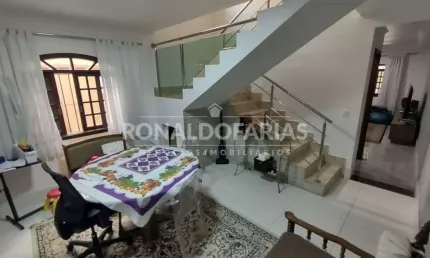 Casa a Venda no Bairro de Interlagos com 3 Dormitórios 1 Suíte 3 Vagas de Garagem