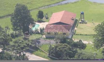 SITIO À VENDA COM SALÃO DE FESTA PARA 350 PESSOAS,  AMPLA ÁREA ÚTIL E VÁRIOS ÍTENS DE LAZER