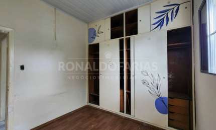 Casa à Venda na Cidade Dutra com 3 Dormitórios e 4 Vagas de Garagem