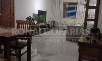 Sobrado a Venda em Jardim Regis com 3 Dormitórios e 1 Suíte 2 Vagas de Garagem