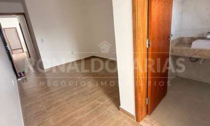 Sobrado à Venda com 3 dormitórios 3 Suítes e 2 Vagas em Jardim Palmares