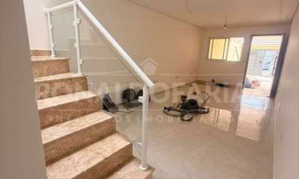 Sobrado à Venda com 3 dormitórios 3 Suítes e 2 Vagas em Jardim Palmares