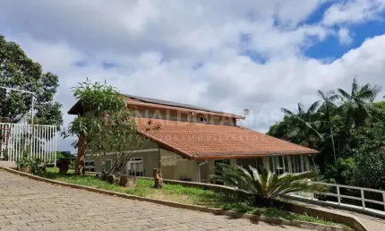 Casa terrea a venda em condomínio fechado com 4 dormitórios