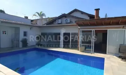 Casa à Venda em Interlagos Área Nobre 3 Dormitórios 1 Suíte e 4 Vagas de Garagem