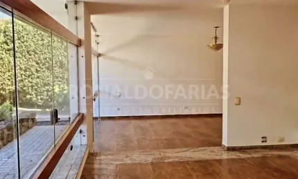 Casa com piscina a venda no bolsão de interlagos com 4 dormitórios e 5 vagas de garagem