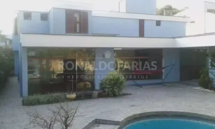 Casa com piscina a venda no bolsão de interlagos com 4 dormitórios e 5 vagas de garagem