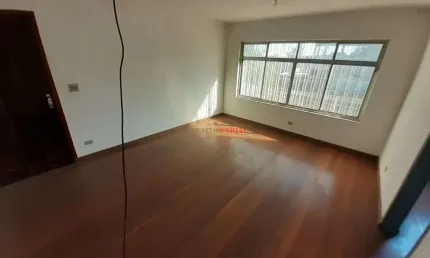 Casa à Venda com 03 Dormitórios na Região do Grajaú