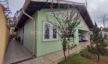Casa a Venda no Embu Guaçu com 4 Dormitórios 2 Suítes  Aceita Financiamento e 10 Vagas de Garagem