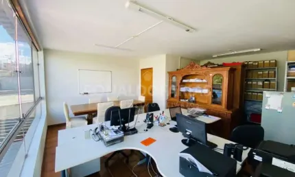 Comercial à Venda em Avenida Principal, Próximo ao Autódromo de Interlagos.