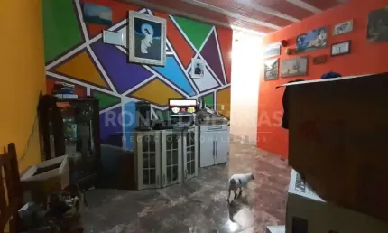Casa térrea à  venda com 2 dormitórios e 2 vagas na região de Interlagos.