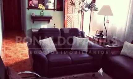 Sobrado a venda com 03 dormitórios na região de Interlagos