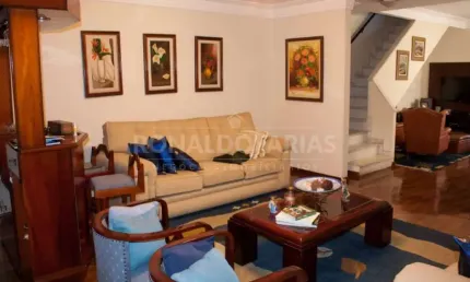 Sobrada a Venda com 3 dormitório e 189m² de construção no Jardim Marajoara