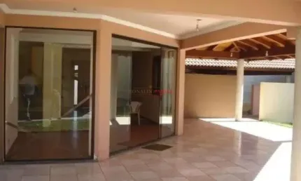 Casa térrea no bolsão de interlagos com 4 suítes  e 05 vagas de garagem