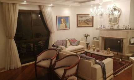 Apartamento à venda com 3 suítes e 4 vagas na região do Morumbi.