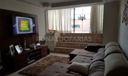 Lindo Sobrado a venda com 3 dormitórios e 3 suítes ao lado da Estação Autódromo Interlagos