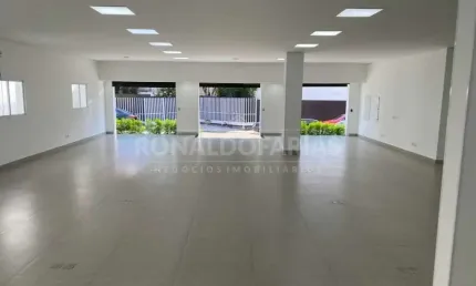 Galpão para locação com 400m² na região de interlagos.!
