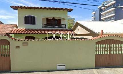 Casa Duplex independente com 4 quartos! Na melhor localização do Braga!
