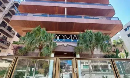 Ampla Cobertura duplex, na quadra da Praia do Forte