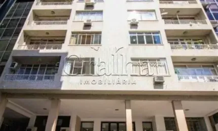 Apartamento com 3 quartos à venda na Rua Jerônimo Coelho, 95, Centro Histórico, Porto Alegre por R$ 450.000