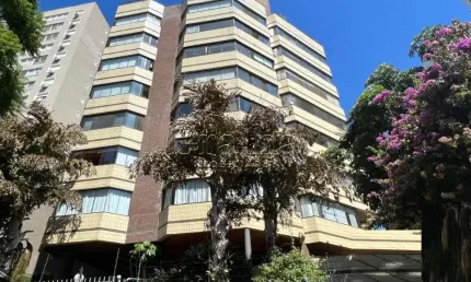Apartamento com 3 quartos à venda na Rua Liberdade, 433, Rio Branco, Porto Alegre por R$ 2.200.000