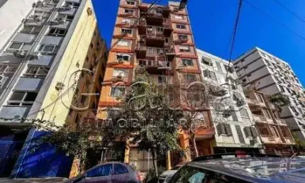 Apartamento com 2 quartos à venda na Rua Demétrio Ribeiro, 815, Centro Histórico, Porto Alegre por R$ 450.000