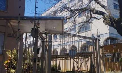 Apartamento com 2 quartos à venda na Rua Luiz de Camões, 233, Santo Antônio, Porto Alegre por R$ 260.000