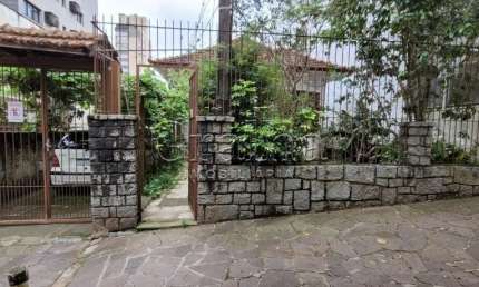 Terreno à venda na Avenida Taquara, 412, Petrópolis, Porto Alegre por R$ 2.800.000