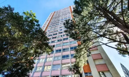 Apartamento com 4 quartos à venda na Vinte Quatro de Outubro, 1000, Independência, Porto Alegre por R$ 1.500.000
