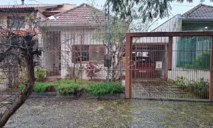 Casa com 2 quartos à venda na Rua Gomes Jardim, 527, Santana, Porto Alegre por R$ 550.000