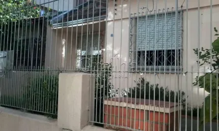 Casa com 3 quartos à venda na Rua Doutor Oscar Bittencourt, 117, Menino Deus, Porto Alegre por R$ 692.000