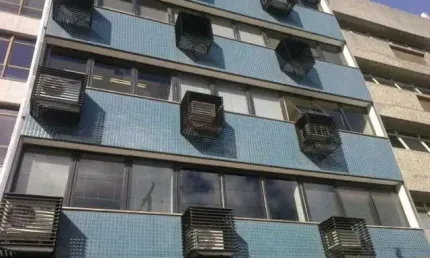 Sala comercial à venda na Rua João Abbott, 451, Petrópolis, Porto Alegre por R$ 250.000