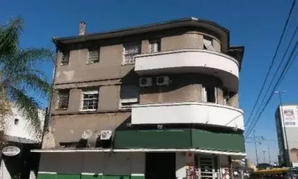 Apartamento com 4 quartos à venda na Avenida Farrapos, 2401, São Geraldo, Porto Alegre por R$ 300.000