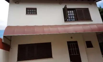 Casa com 4 quartos à venda na rua visconde do herval, 1320, menino deus, porto alegre por r$ 1.600.000