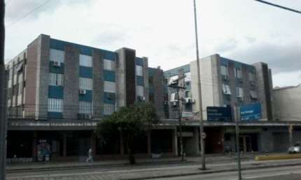 Apartamento com 3 quartos à venda na Avenida Assis Brasil, 280, Passo da Areia, Porto Alegre por R$ 300.000