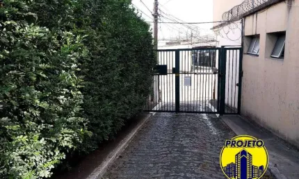 CASA TÉRREA EM VILA FAMILIAR, TRANQUILA , COM MUITO VERDE!!!