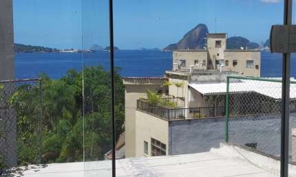 No Bairro do Ingá Residência Em Meio da Natureza Com Vista Indevassada.