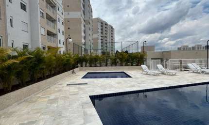 Apartamento de 2 dorms. com suíte, varanda e vaga - Pronto para Morar!