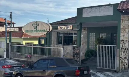 Casa espaçosa à venda no cangaíba: três dorms. e suíte, vaga