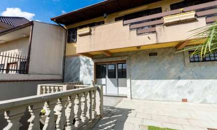 Ponto comercial com 3 salas para alugar na Rua Antônio Escorsin, 2833, São Braz, Curitiba, 90 m2 por R$ 2.135