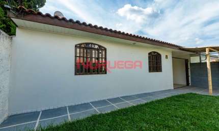 Aluguel de Casa de 3 Quartos na Boa Vista, Curitiba-PR: 1 Suíte, 1 Banheiro, 1 Vaga de Garagem, 90m² de Área