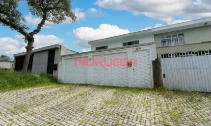 Imperdível: Casa à venda em Curitiba-PR, Rebouças, 3 quartos, 1 suíte, 2 salas, 3 banheiros, 2 vagas, 150m². Venha conferir!